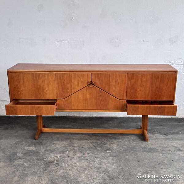 McIntosh "Envelope" teak tálalószekrény századközepi sideboard