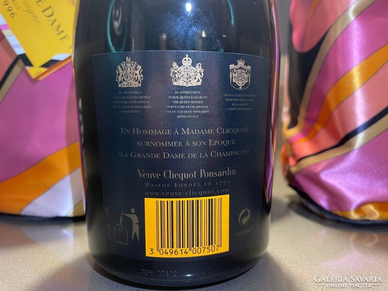 CHAMPAGNE CLUB - Veuve Clicquot x Emilio Pucci– La Grande Dame 1996 teljes szett palackkal együtt