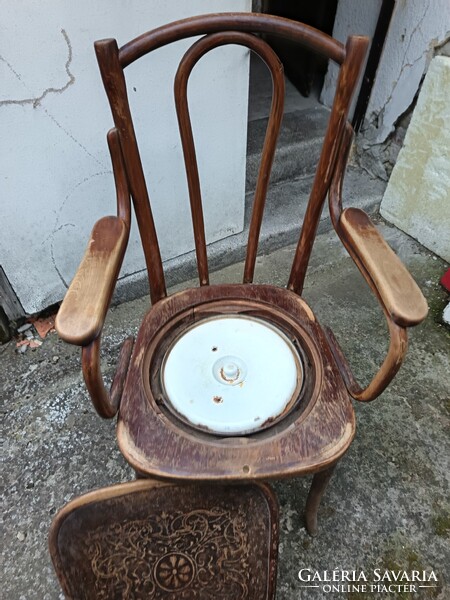 Bécsi Thonet Karosszék -szobai toalett