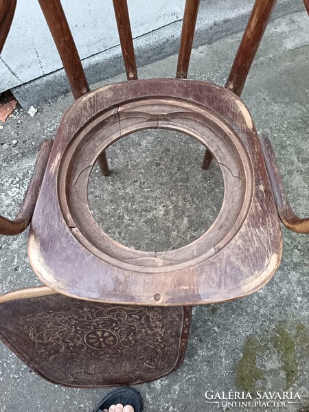 Bécsi Thonet Karosszék -szobai toalett