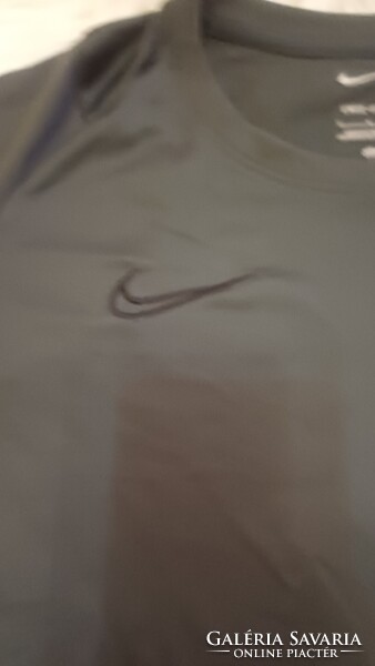 Eredeti Nike Dri-FIT Academy Pro sportpóló / edzőpóló – L-es méret