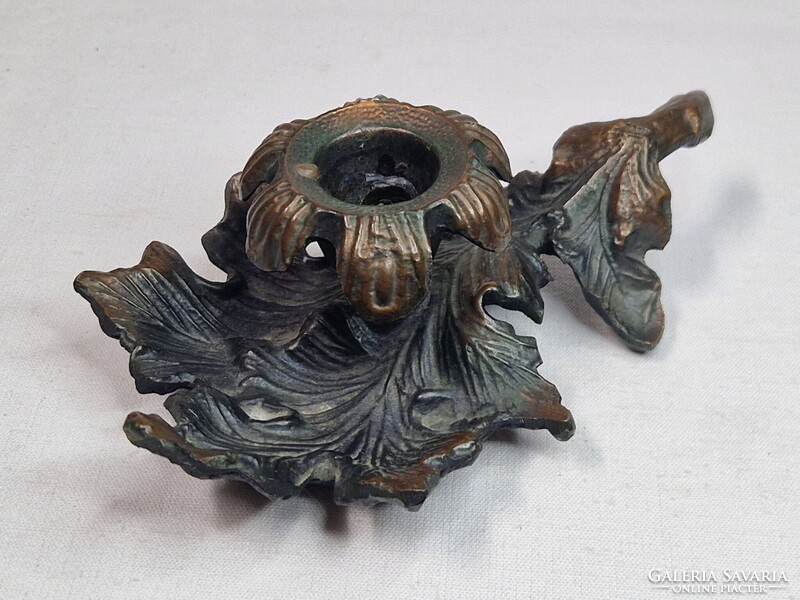 Old copper or bronze special leaf form candle holder nice condition 191 g weight and 5,5cm high