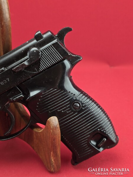II. világháborús német Walther P38 mintájára készült díszfegyver