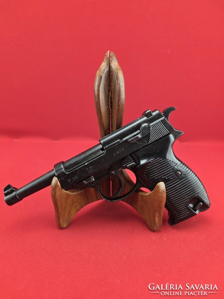 II. világháborús német Walther P38 mintájára készült díszfegyver