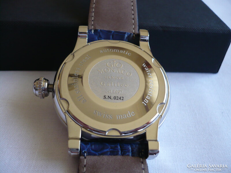 Gio Monaco Galileo Diamonds egy nagyon különleges és gyönyörű automata óra Svájcból