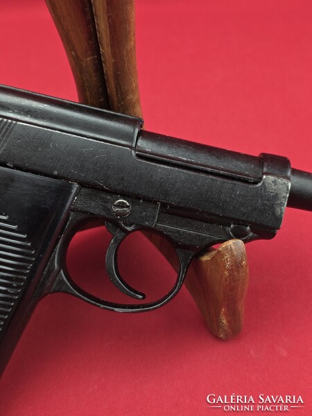 II. világháborús német Walther P38 mintájára készült díszfegyver