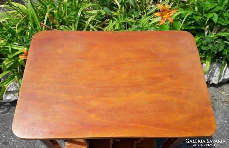 Jacob és Josef Kohn asztal - Gustav Siegel terv. / gramofon-hanglemez... ( " Thonet " )