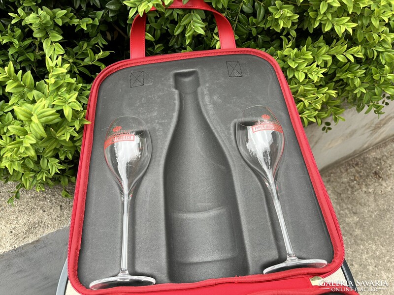 CHAMPAGNE CLUB - Piper-Heidsieck Utazó Champagne Táska 2 Eredeti Pohárral