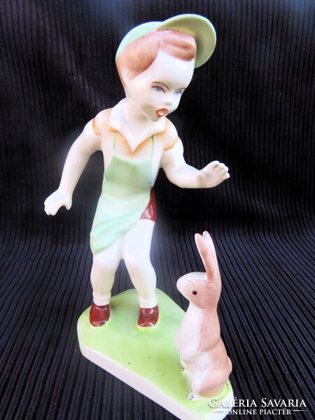 Retro-Vintage Aquincum Porcelán Figura Kisfiú Nyuszival az 1970-es Évekből