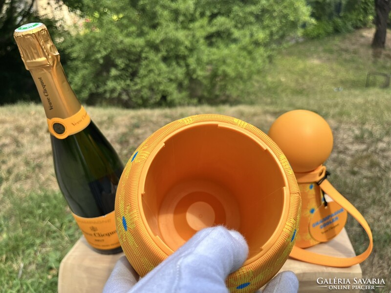 CHAMPAGNE CLUB - Veuve Clicquot × Yinka Ilori Yellow Sun Totem Pezsgővel és Rosé Party Napszemüveg