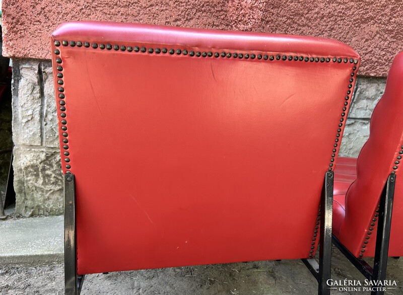 Régi retro fotel piros műbőr kárpittal / a kárpit javítást igényel együtt 10000