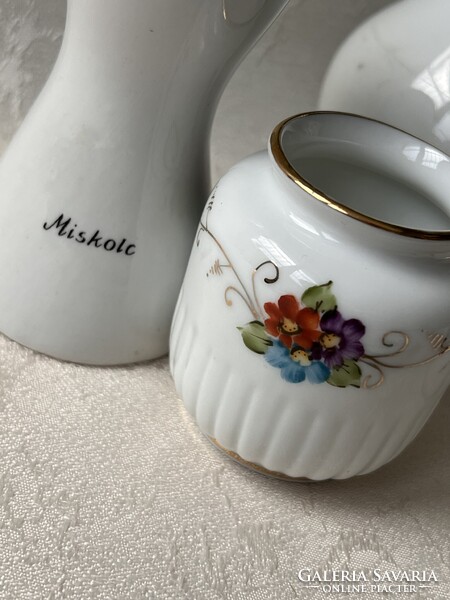 Antik magyar német miniporcelán dísztárgyak városképes vázák gyűrűtálka Zsolnay kulacs Miskolc,Pécs