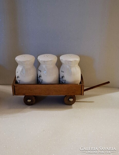 Retro porcelán fűszertartó készlet eredeti fa talicskában – libás konyhai dekor