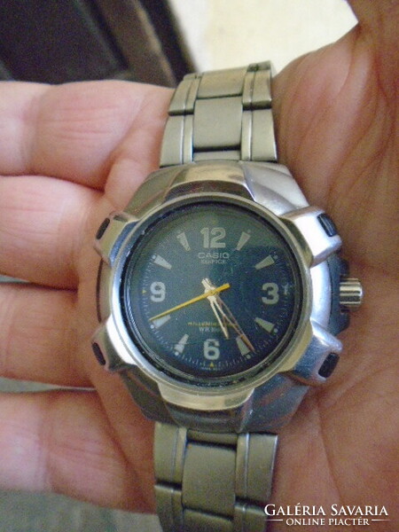 Casio edifine  Illuminator  vintage férfi karóra! KIS HIBÁJA VAN !!!! SZÍJ ÁR ALATT KINÁLOM.