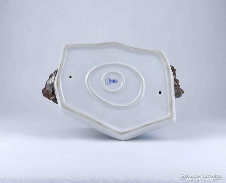 2A504 Nagyméretű Zsolnay Sinkó porcelán szobor - Rőzsén ülő asszony 26.6 cm