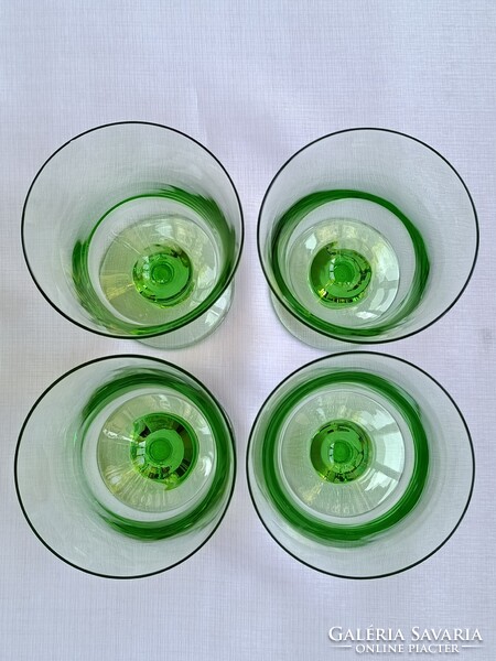 Elegáns formájú vintage zöld üveg 4 darabos talpas POHÁRKÉSZLET