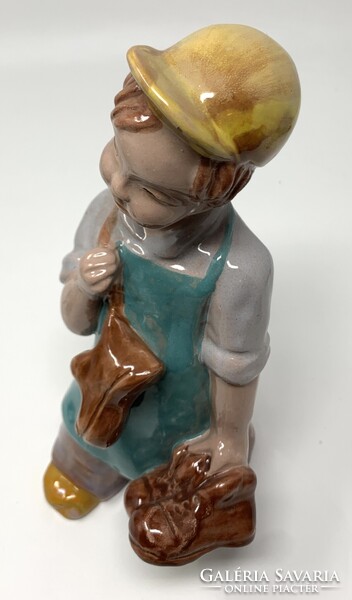 H. Ráhmer Mária (1911-1998) suszterinas mázas kerámia figura (24cm) RZ