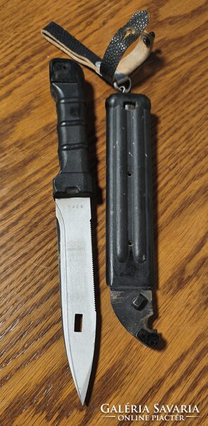 Kalasnyikov 6x5 típusú bajonett AK-74