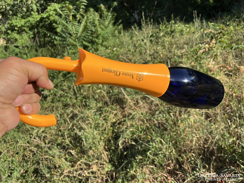CHAMPAGNE CLUB - Veuve Clicquot Esernyőnyelű Pezsgőzáró – Frissen Tartó Palackzáró