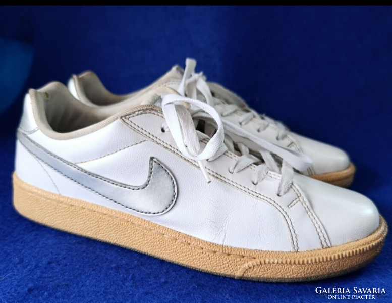 Vietnámba készült Nike Court Majestic bőr ( klasszikus, teniszcipő inspirálta utcai modell) 40 méret