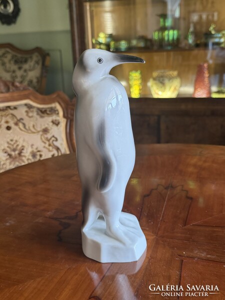 Nagy méretű Hollóházi porcelán pingvin figura 101-01
