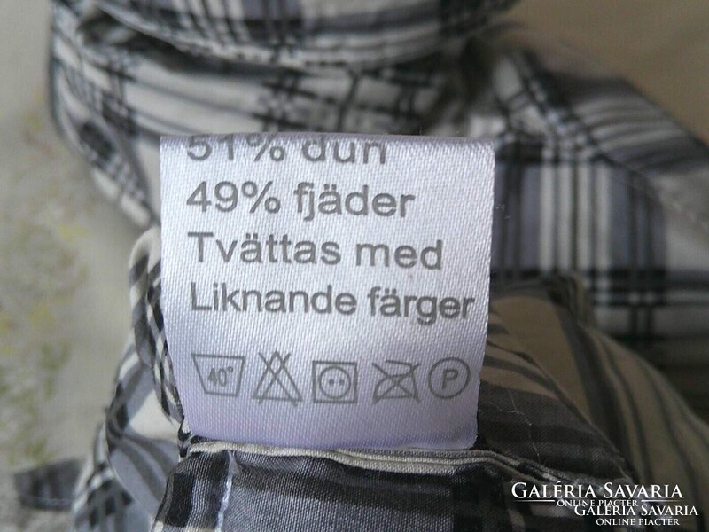 Kockás toll töltelékes textil lábmelegítő, papucs ( 39/41-es )