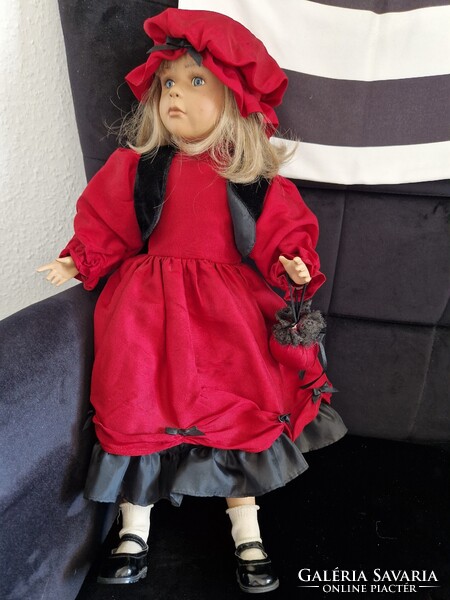 "Katharina" gyűjtői porcelán fejű, kezű, lábú baba (Karin Schmidt stílusú, ~53 cm)