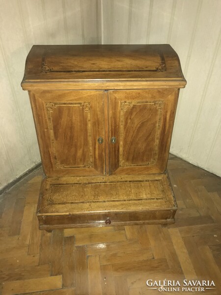 Antik  szobai térdeplő , imazsámoly  szekrényes 1800-as évek  eredeti állapotú!