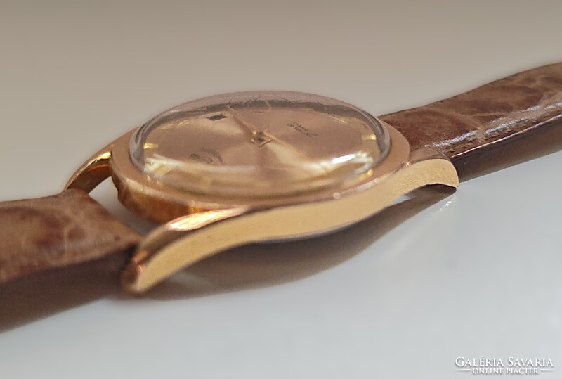 Enicar Ultrasonic 17 Jewels Incabloc dátumos vintage svájci karóra