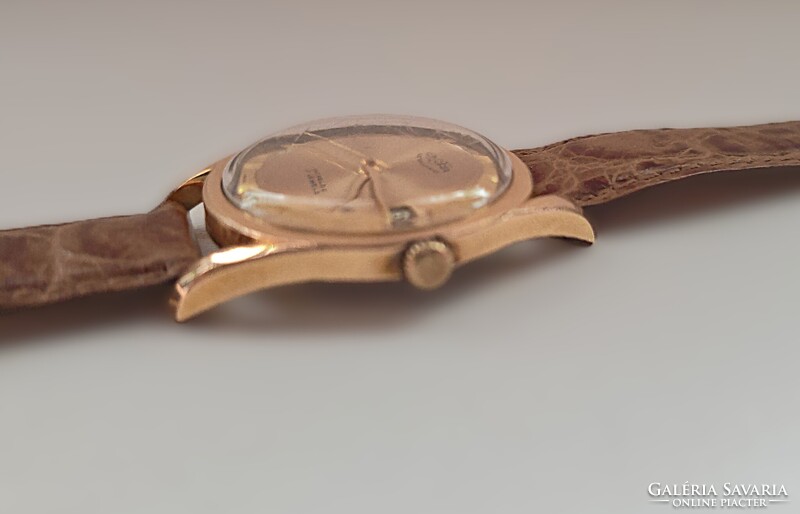 Enicar Ultrasonic 17 Jewels Incabloc dátumos vintage svájci karóra