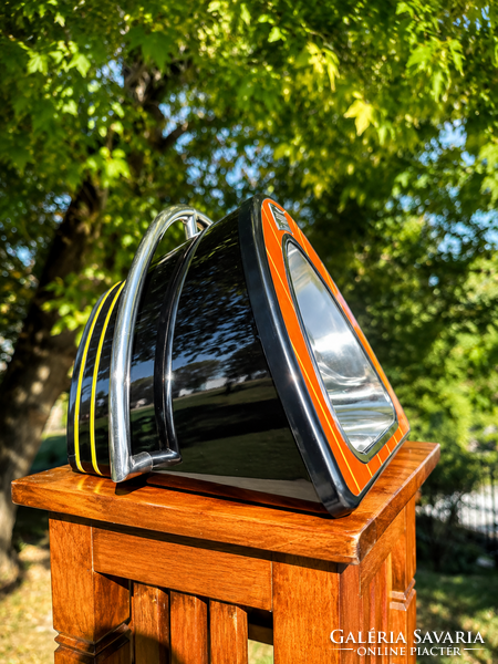 CHAMPAGNE CLUB - Veuve Clicquot La Grande Dame by Riva Pezsgőhűtő – Riva Aquarama Design