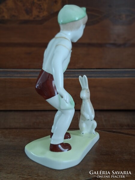 Retro Aquincum porcelán figura kisfiú nyuszival– I. osztályú, hibátlan