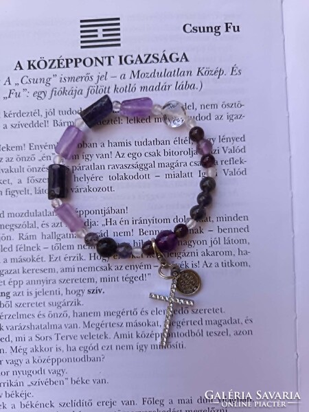 SZeNt BeNeDeK SziRt - egyedi ásvány karkötő – Ametiszt, Iolit, Hegyikristály (Szent Benedek medállal