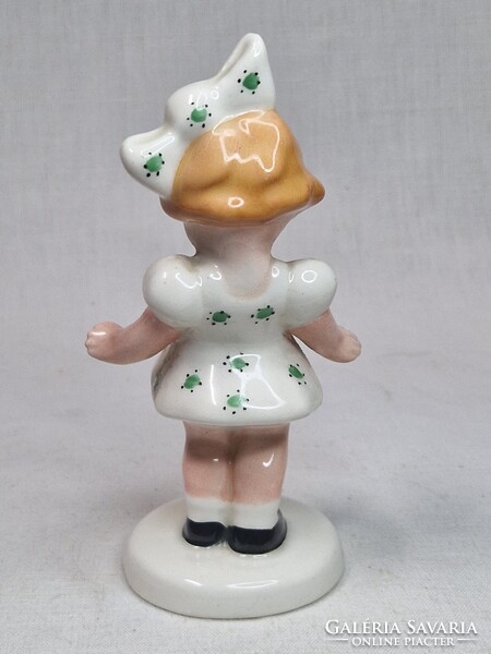 Extra ritka festésű Bodrogkeresztúri kerámia katicás kislány figura hibátlan állapotban 13,5 cm.