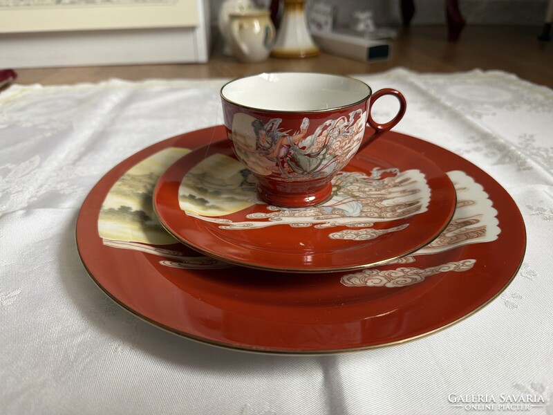 Very beautiful Chinese porcelain 3-piece breakfast set with tea, large size.