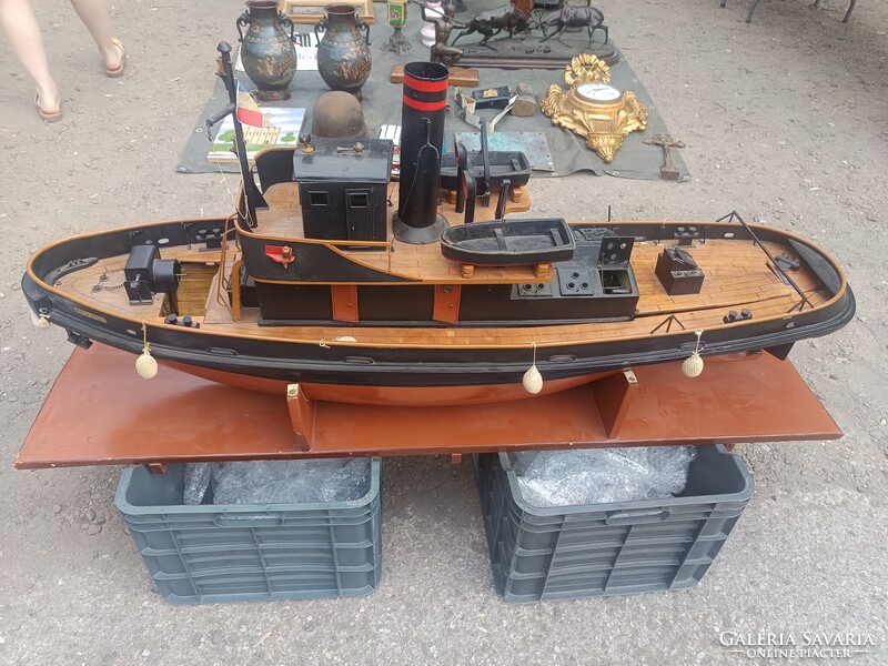 Hatalmas Gőzhajó makett, müködő gőzgéppel, mechanikával. 137 cm.