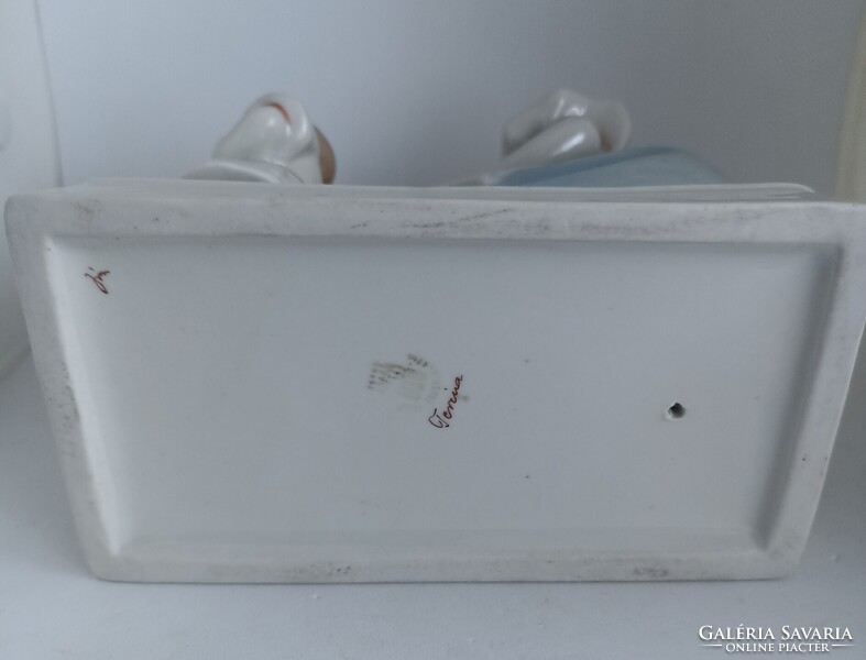 Zsolnay porcelán anya gyermekével!