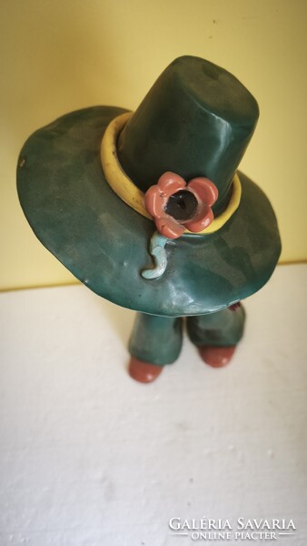 Rahmer Mária (Art Deco) – Nagy méretű kerámia figura virággal (45 cm) | Jelzett, hibátlan