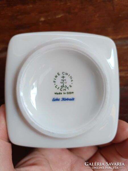 Lichte német porcelán vintage miniatűr váza