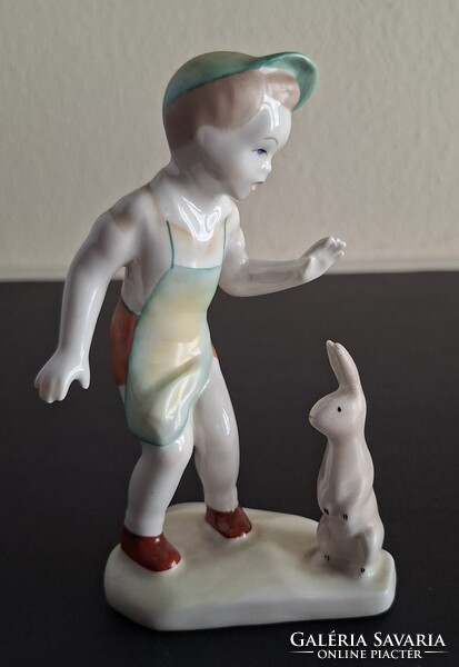 Retro Aquincum porcelán szobor, kisfiú nyuszival
