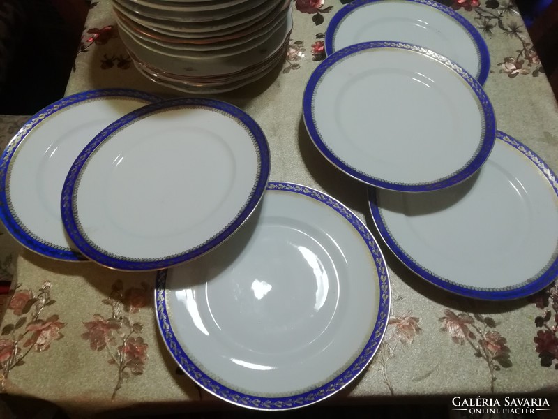 Antik porcelán tányérok 6 db 37. . képeken látható állapotban.Több száz Aukció Akció vegye vigye