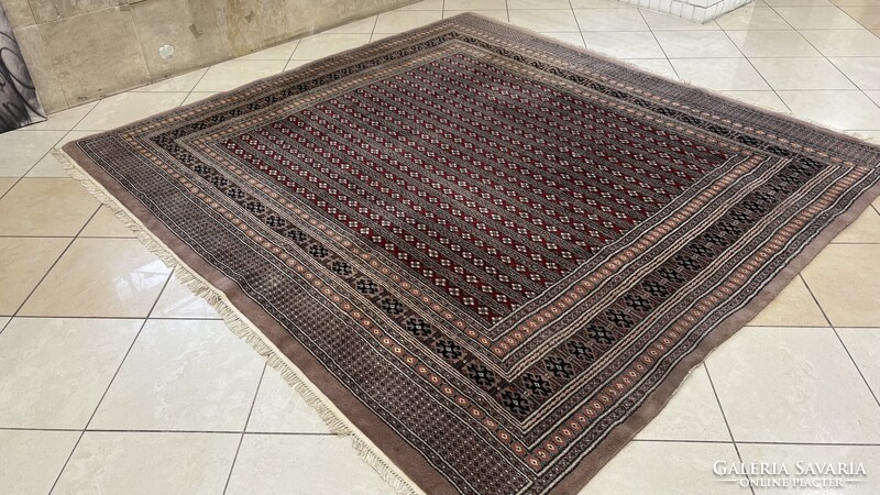 4137 KIÁRUSÍTÁS Pakisztáni Bokhara kézi gyapjú perzsa Szőnyeg 250X240CM