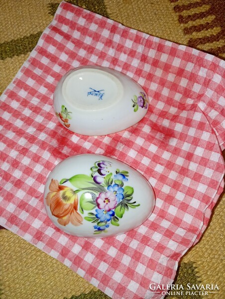 Herendi porcelán tojás alakú bonbonier (fedeles dobozka / ékszertartó), kézzel festett vadvirágos/me