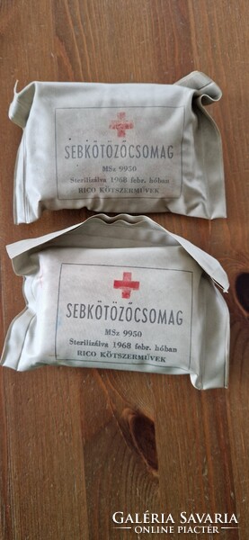 Régi retro bontatlan sebkötözőcsomag 1968 ból. 2 db