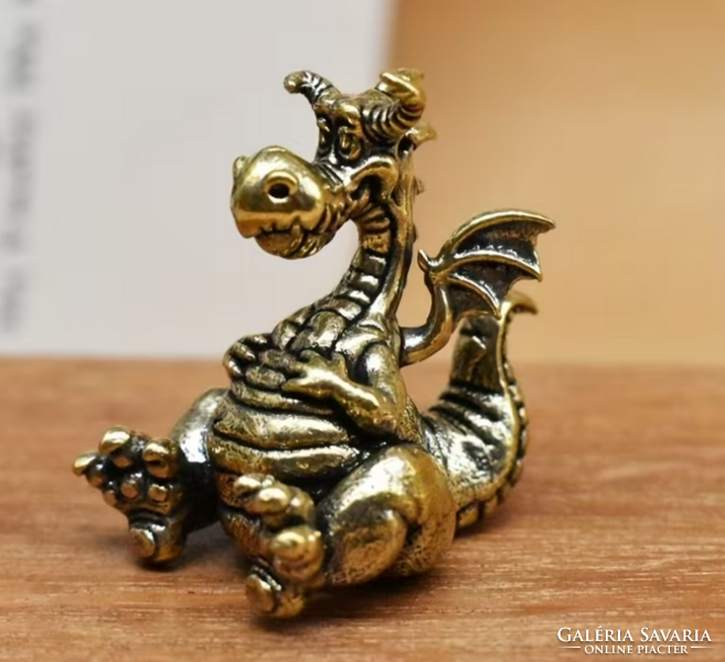 Öntött réz Süsü a sárkány figura