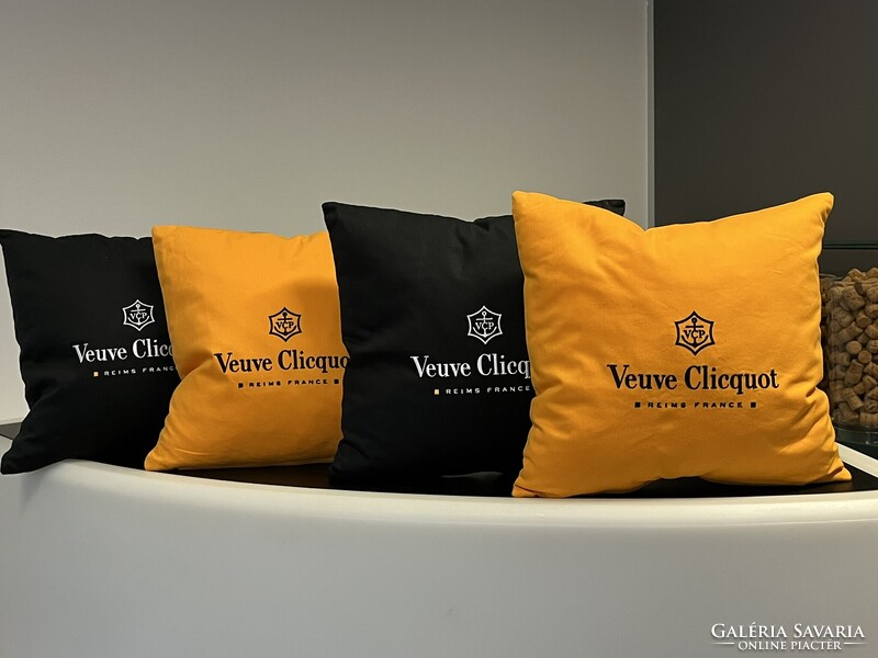 CHAMPAGNE CLUB - Veuve Clicquot Ponsardin hímzett díszpárnák – 4 darabos szett