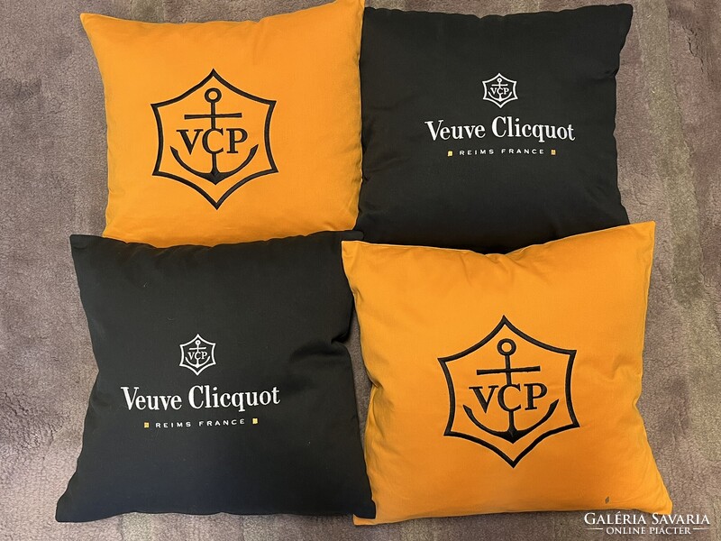 CHAMPAGNE CLUB - Veuve Clicquot Ponsardin hímzett díszpárnák – 4 darabos szett