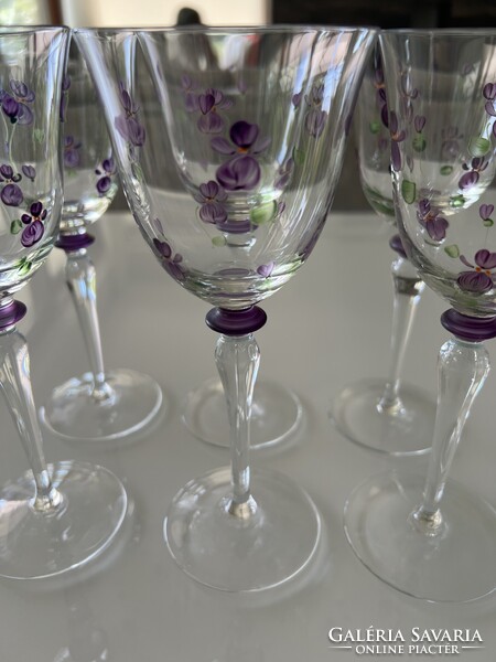 Kézzel festett parádi borospohár készlet ibolya mintával, 19,5 cm magasak