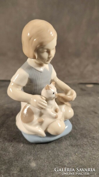 Német porcelán lány cicával 781