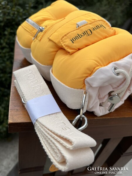 CHAMPAGNE CLUB - Veuve Clicquot Puffy Style – Pezsgőtartó Hűtőtáska (2 db)
